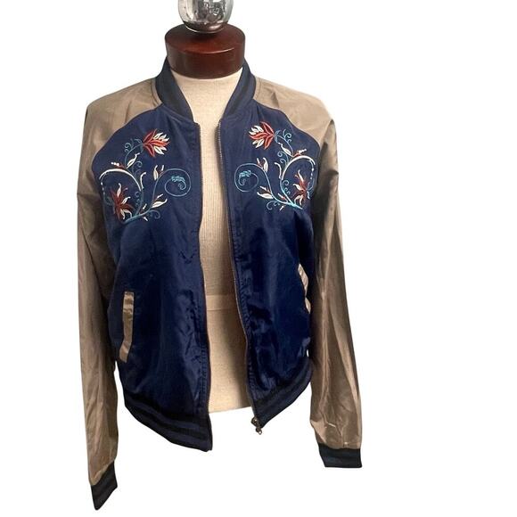 Romeo + Juliet Couture Embroidered Jacket Size Medium Bomber Floral Full Zip - Picture 1 of 5
